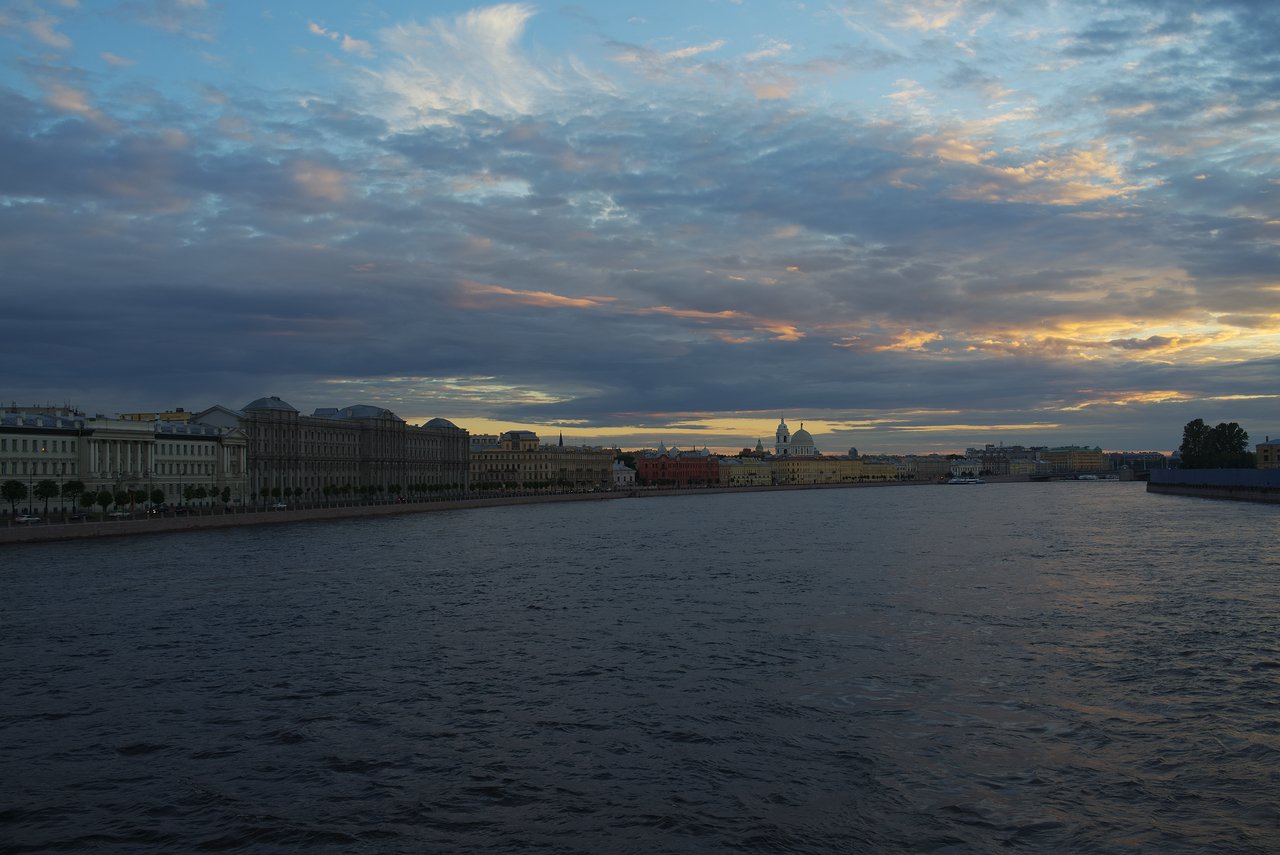 夕焼けが綺麗な22時前のサンクトペテルブルク