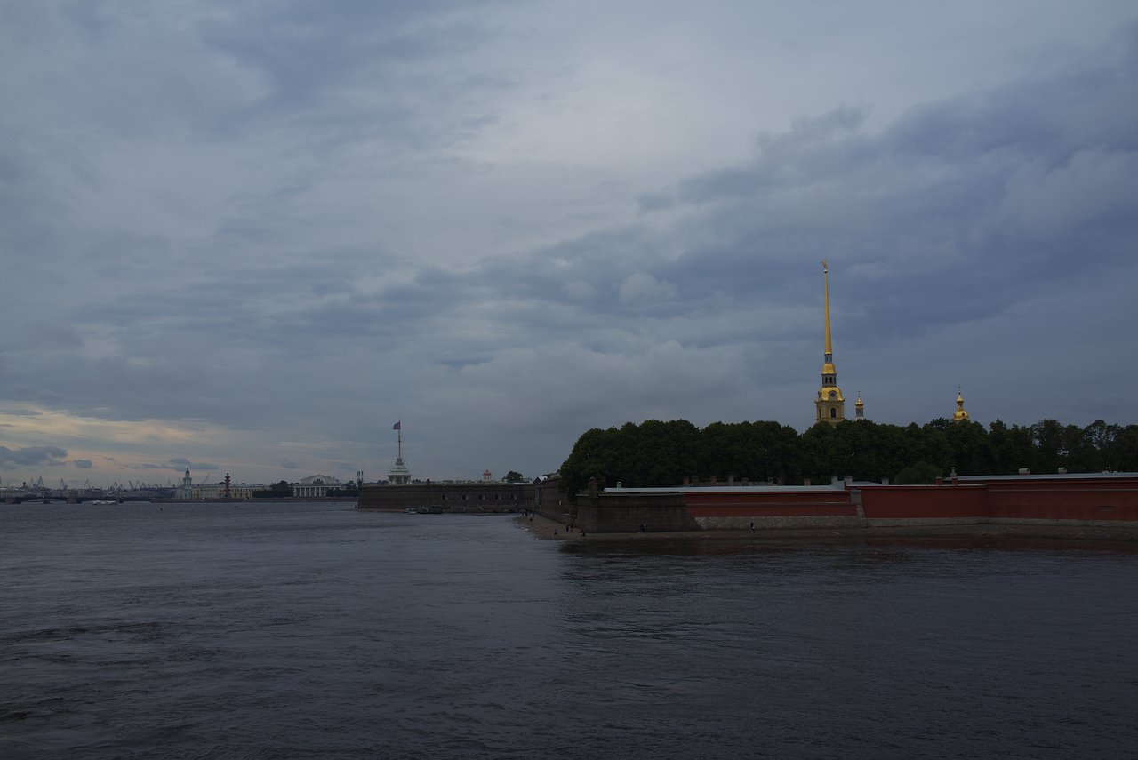 ネヴァ川とペトロパヴロフスク要塞