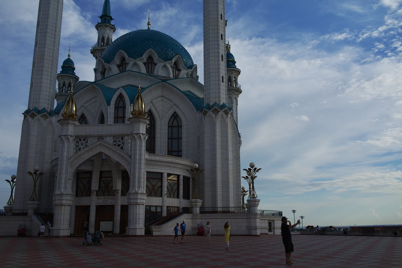 クル・シャーリフモスクの入口