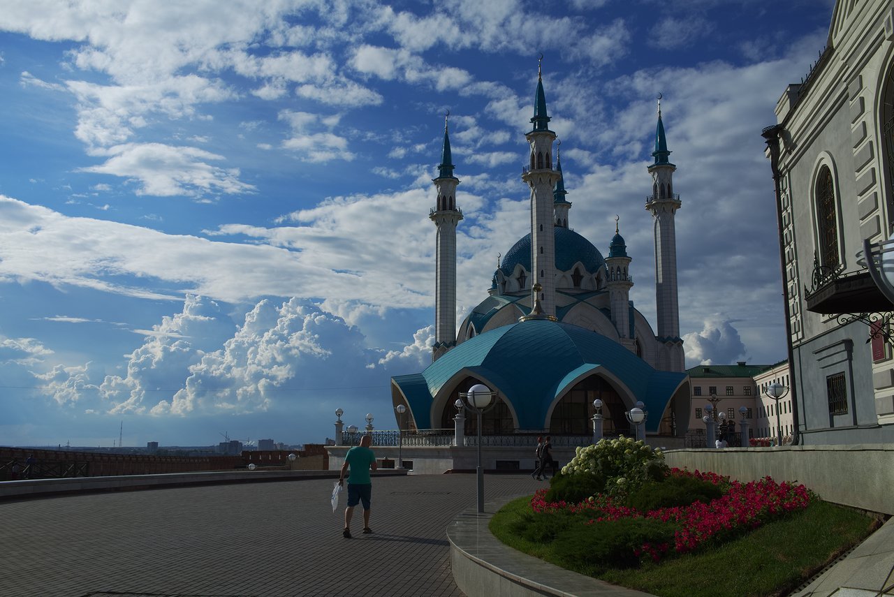 まるで天空の城の様なカザン・クレムリンのクル・シャーリフモスク