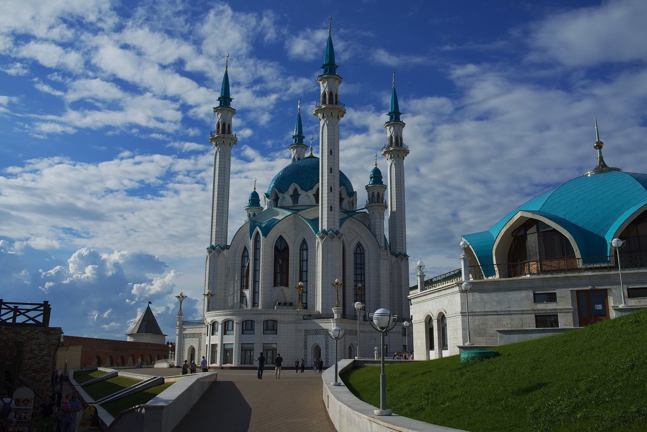 まるで天空の城の様なカザン・クレムリンのクル・シャーリフモスク