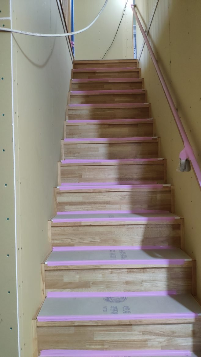 階段の形状はストレート階段