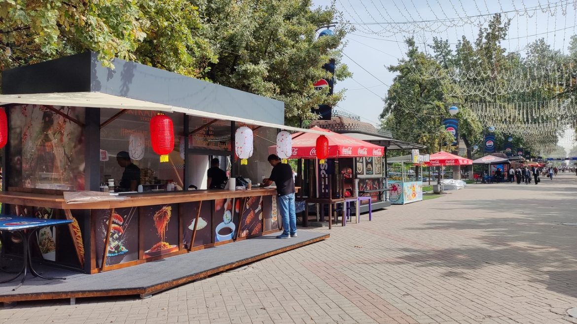 寿司の屋台もありました