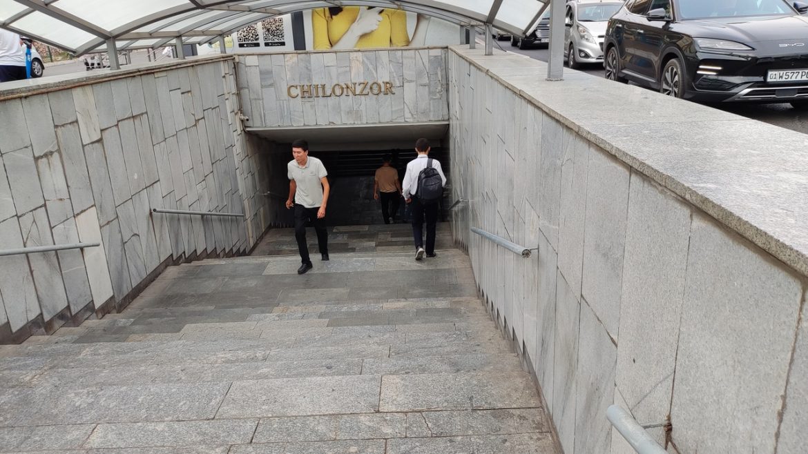 スーパー最寄りのChilonzor駅